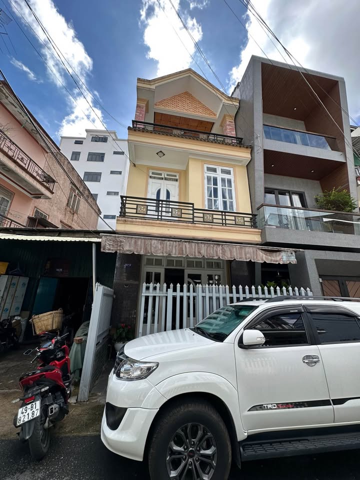 Nhà phố tại phường Xuân Hương, Đà Lạt 87.6m² giá 9.5 tỷ - Chính chủ bán gấp!