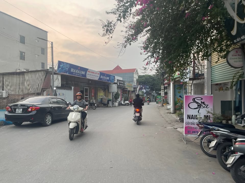 FrontHouse 3 mặt tiền ngõ 8 Nguyễn Tất Thành 293m² giá 12 tỷ - Cơ hội đầu tư sinh lời tốt!