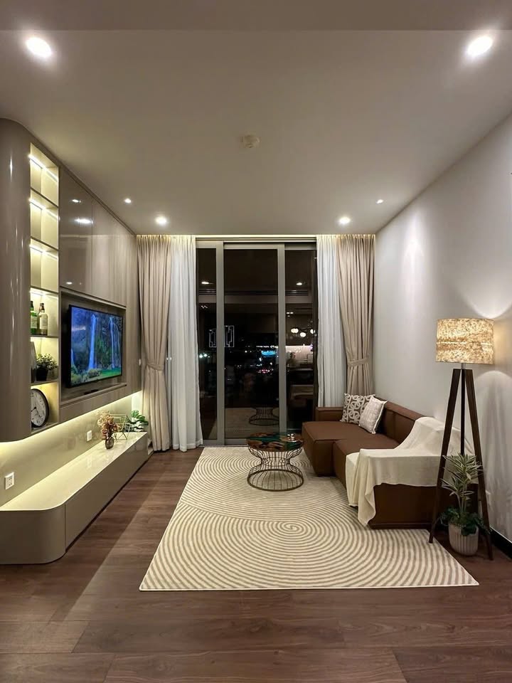 Căn hộ Saigon Royal quận 4 2PN giá 18 triệu - Tiện ích đầy đủ, sẵn sàng cho thuê!