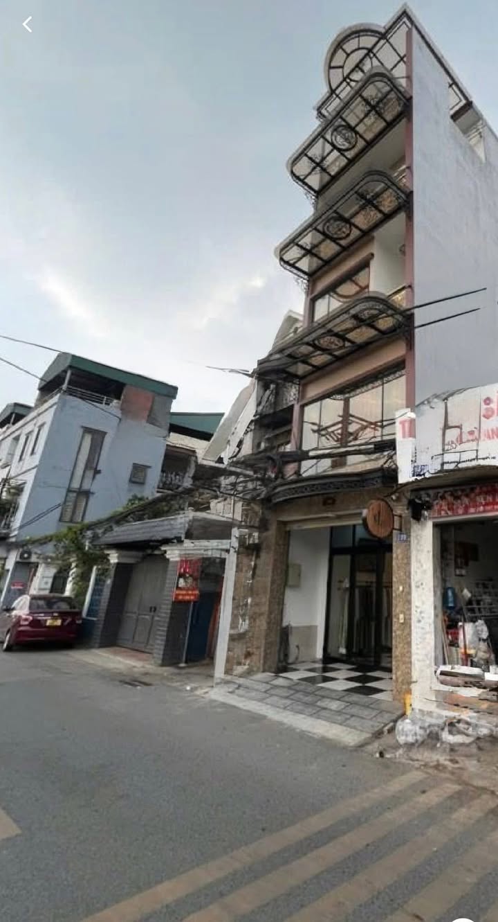 Nhà phố Bồ Đề, Long Biên 60m² giá 20 tỷ - Vị trí đắc địa gần cầu Chương Dương!