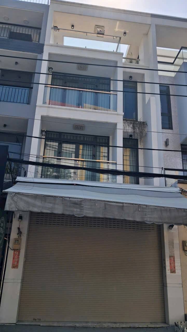 Nhà mặt tiền KDC Nam Hùng Vương Quận Bình Tân 100m² giá 20 triệu - Không gian thoáng đãng lý tưởng!