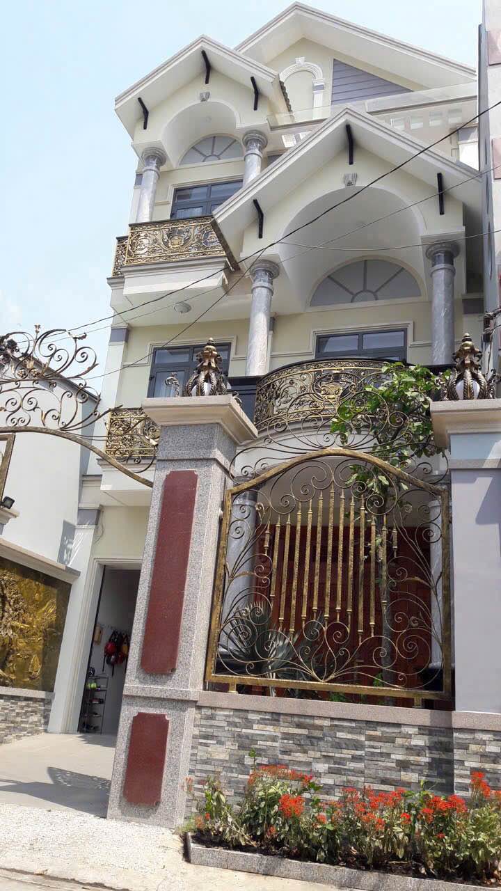 Nhà 2 Lầu Phong Cách Hoàng Gia 140m² giá 9 tỷ - Kinh doanh sầm uất tại Biên Hòa!