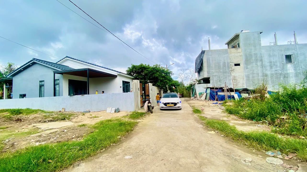 Đất nền Hòa Tiến 120m² giá thỏa thuận - Sổ đỏ chính chủ, vị trí đắc địa!