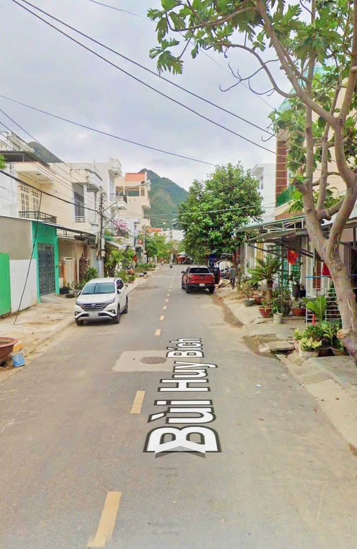 Nhà mặt tiền Bùi Huy Bích, Nha Trang 150m² giá 9.75 tỷ - Vị trí đắc địa, ô tô vào tận nơi!