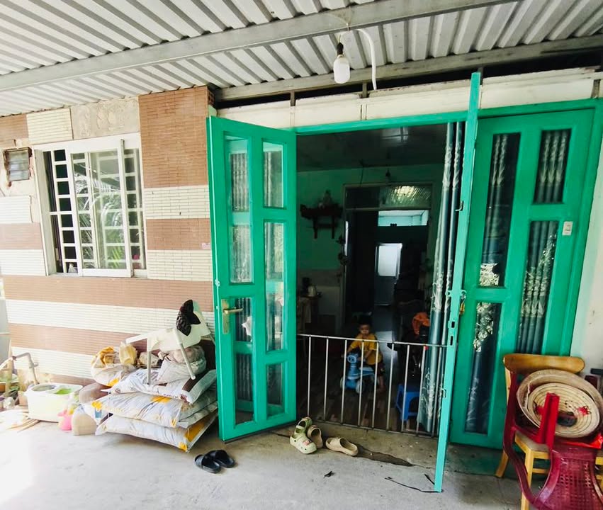 Nhà bán gấp đường Trường Lưu, Thủ Đức 52m² chỉ 1.2 tỷ - Sổ hồng chính chủ!