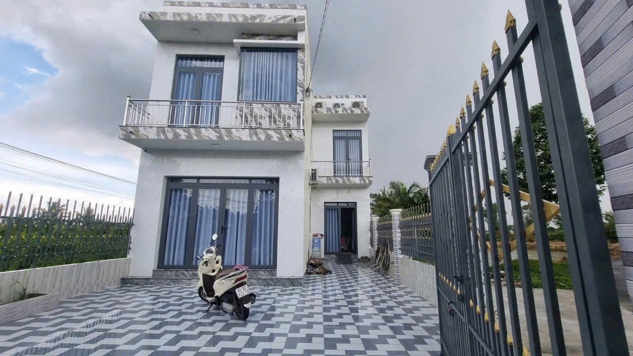 Nhà mặt tiền đường DH25C, xã Long Phước, Vĩnh Long 179m² giá 2.2 tỷ - Đầu tư sinh lời tốt!