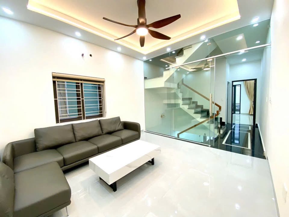 Nhà 4 tầng độc lập lô góc đường Thiên Lôi 47m² giá 4.7 tỷ - Ô tô vào tận nhà!