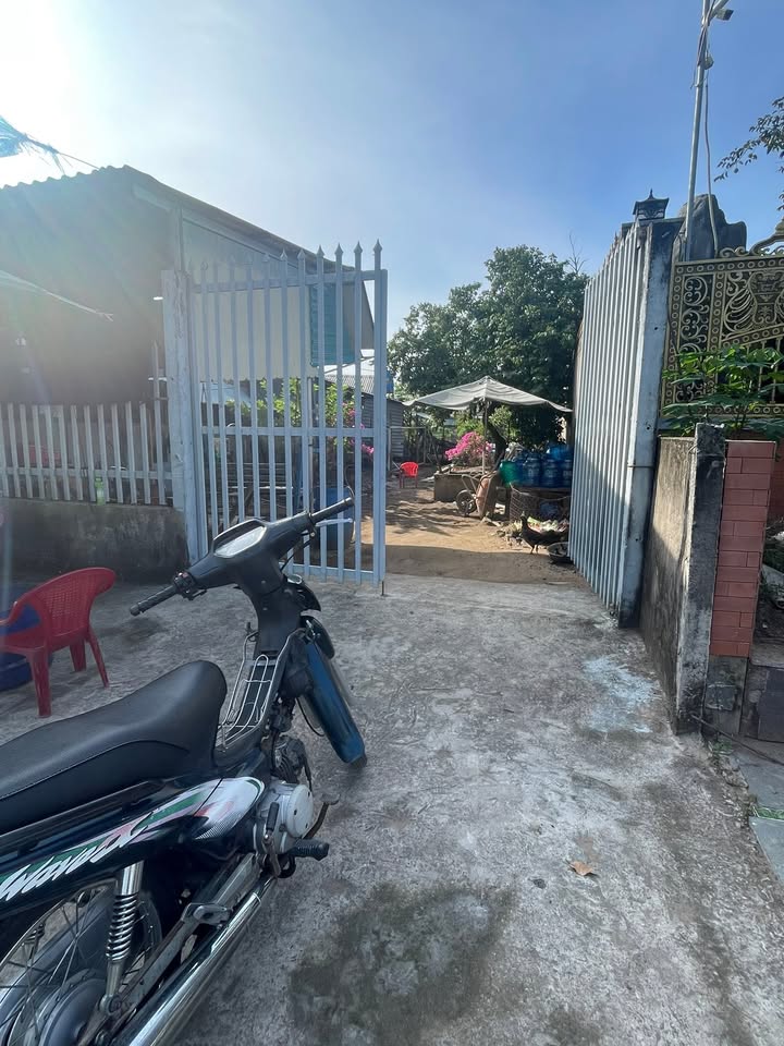 Đất thổ cư xã Mỹ Hạnh, Đức Hòa 297m² giá chỉ 2.4 tỷ - Sổ đỏ chính chủ, bao tách sổ