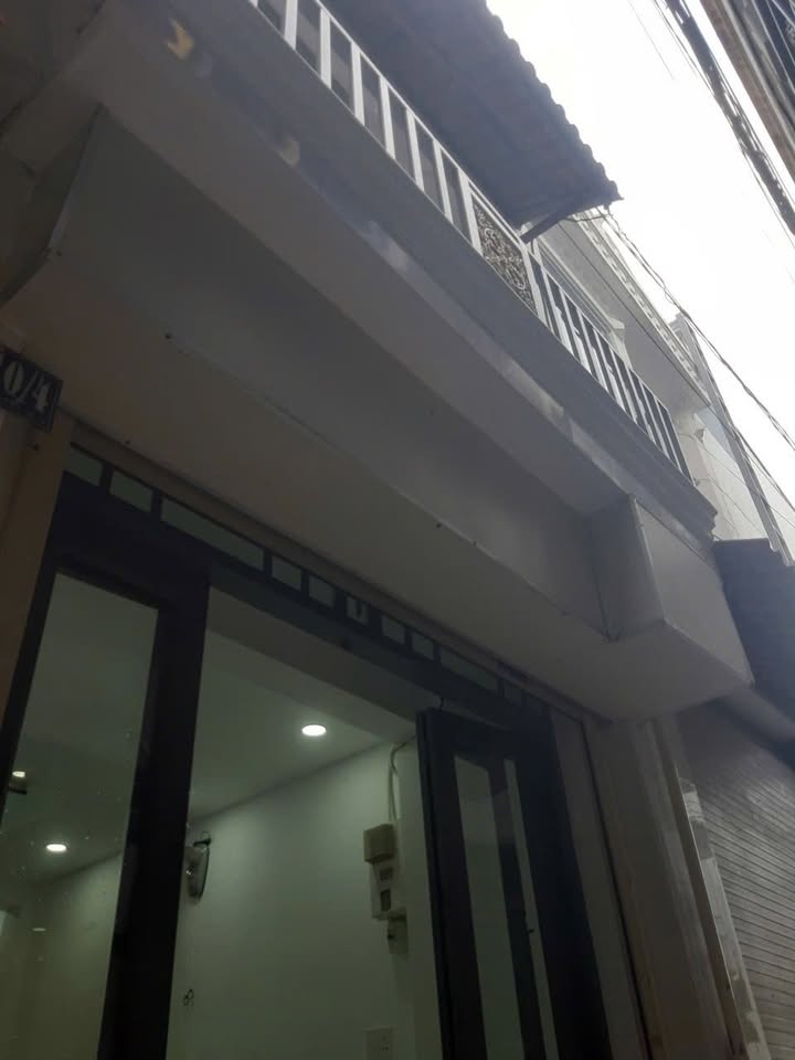 Nhà phố Hiệp Thành, Quận 12, 24m² giá 2.49 tỷ - Sổ hồng chính chủ, thương lượng ngay!