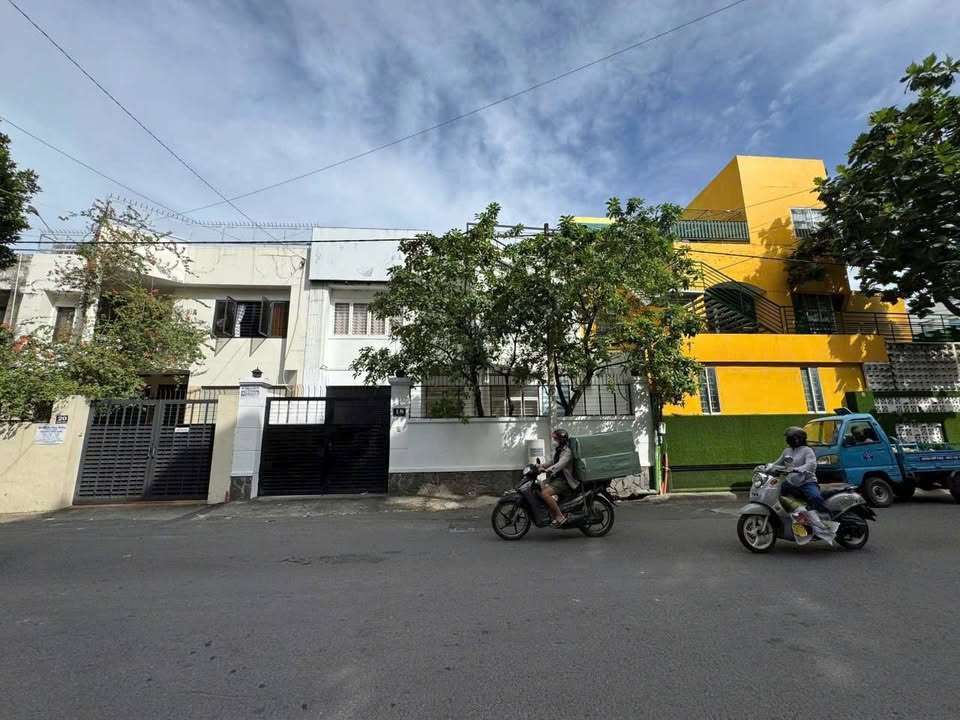 Cho thuê mặt bằng biệt thự 18 Hoàng Dư Khương, quận 10 - Vị trí đắc địa, phù hợp kinh doanh!