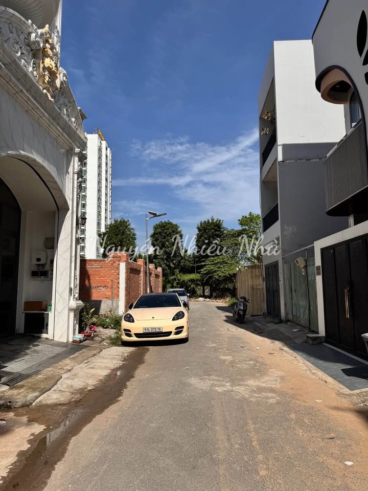 Căn hộ dịch vụ Quận 7 140m² giá 30 tỷ - Sẵn sàng dòng tiền 150 triệu/tháng!