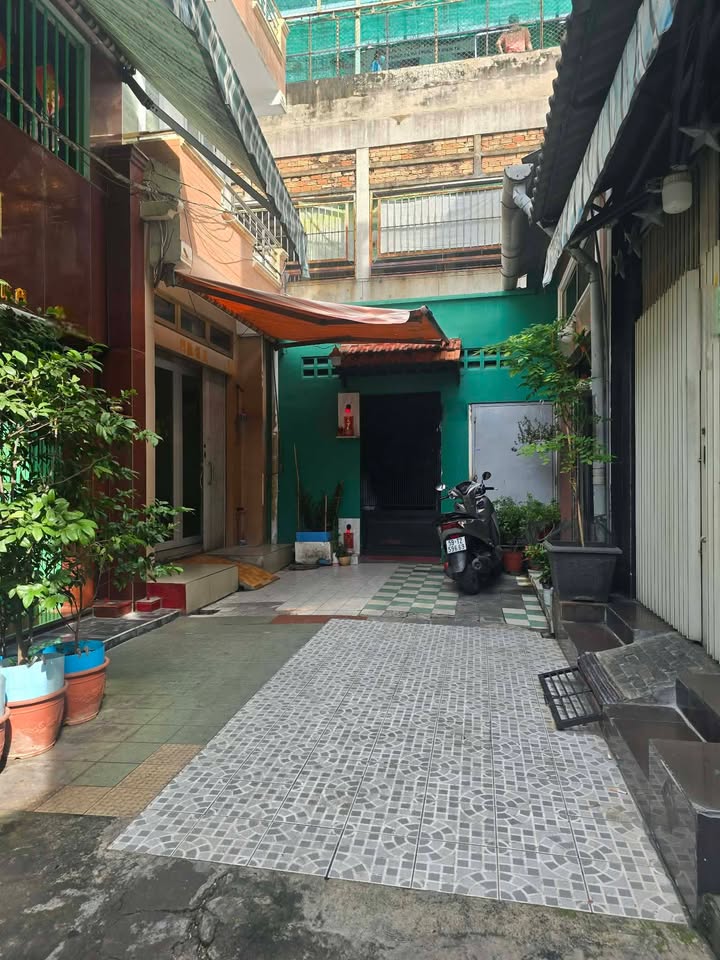 Nhà phố Phù Đổng Thiên Vương, Quận 5, 43.6m² giá 7.5 tỷ - Kết cấu 4 tầng đẹp!