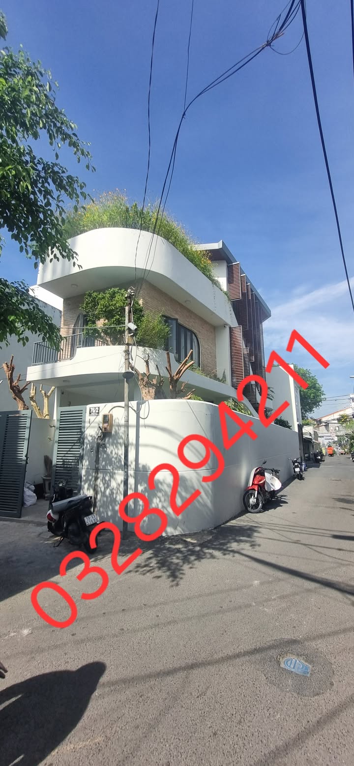 Nhà góc mặt tiền đường Võ Văn Ngân 126m² giá 13.2 tỷ - Sân đậu ô tô tiện nghi!