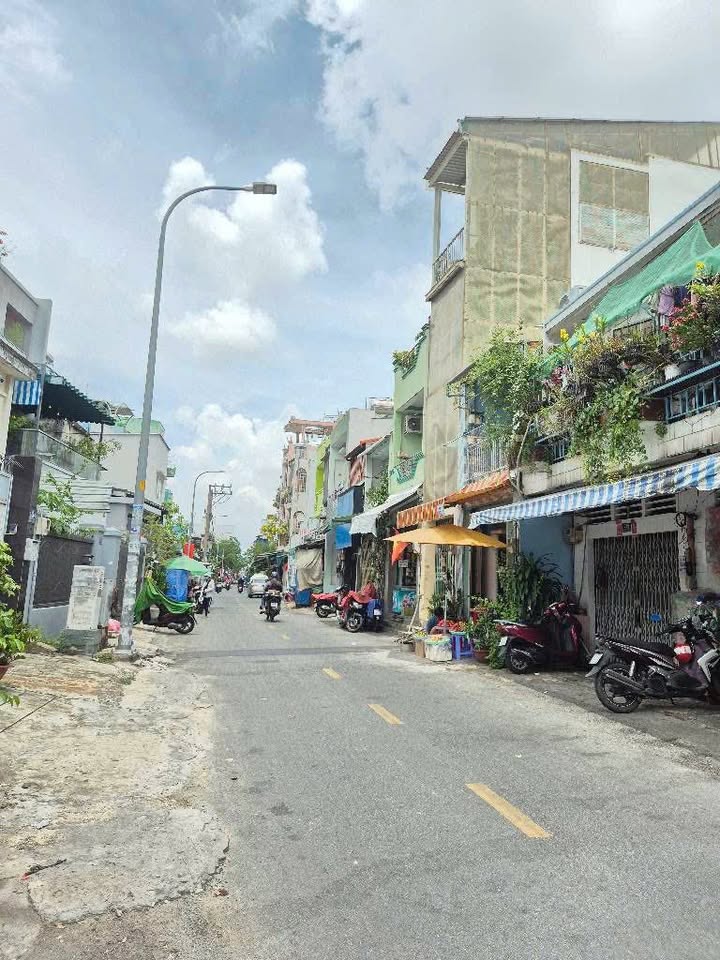 Nhà mặt tiền Lê Quang Sung, Quận 6, 103.5m² giá 13.4 tỷ - Sẵn sàng vào ở ngay!