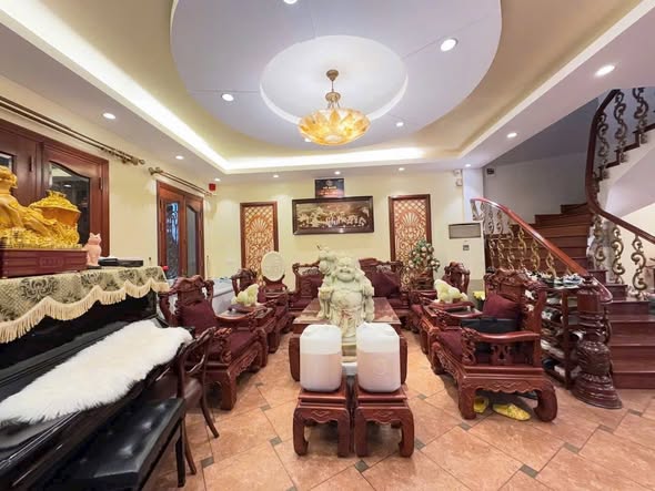 Nhà 2 mặt tiền Cống Vị, Ba Đình 110m² giá 40 tỷ - Thiết kế cao cấp, sẵn sàng giao dịch!