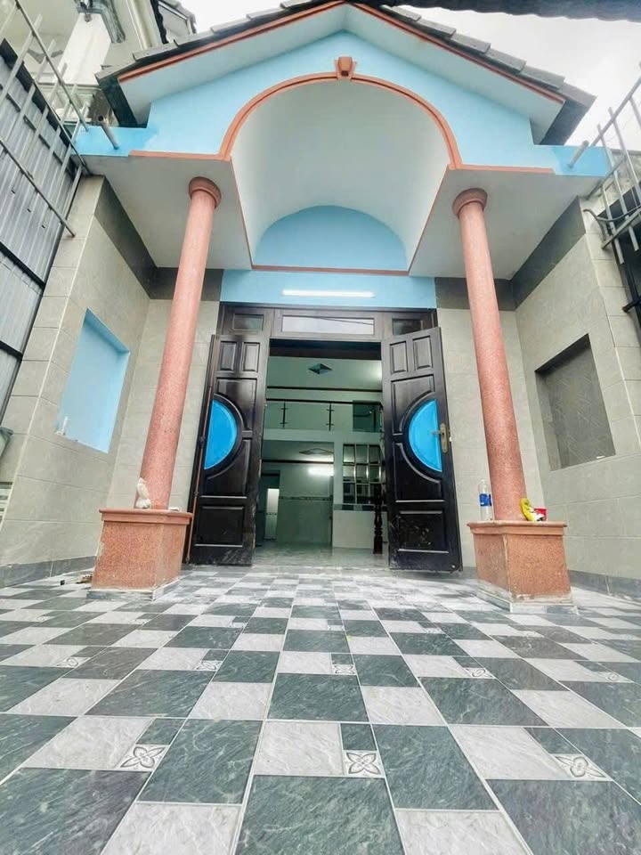 Nhà mặt tiền đường nhựa Tân Phước Khánh 80.5m² giá 2.45 tỷ - Thiết kế hiện đại, sổ hồng riêng!