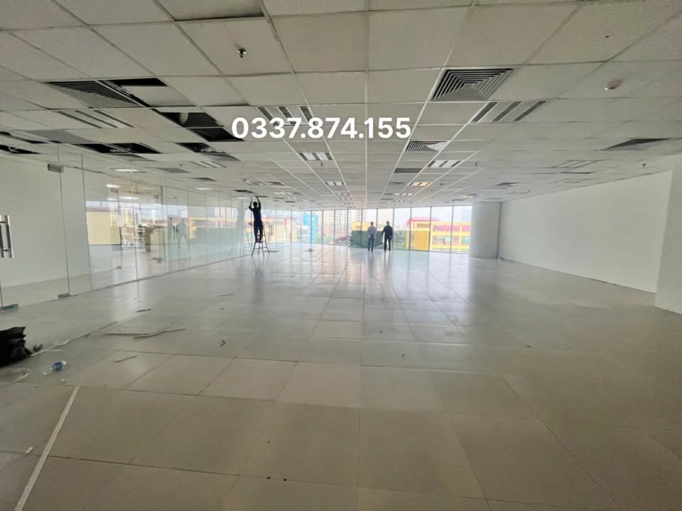 Văn phòng cho thuê Nguyễn Khang Cầu Giấy 200m² giá 35 triệu - View kính thoáng đãng!
