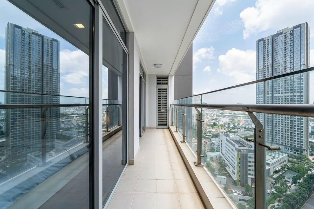 Căn hộ 3PN Vinhomes Central Park 115m² giá 17.5 tỷ - Thiết kế đẹp, view thành phố lung linh!