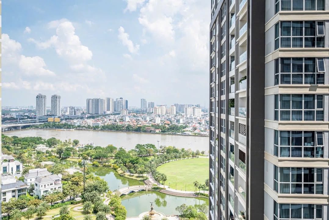 Căn hộ Vinhomes Central Park 2PN giá thỏa thuận - Full nội thất, view sông đẹp!