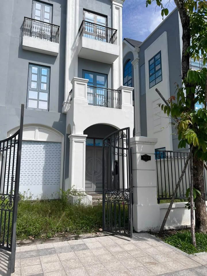 Biệt thự Song Lập Manhattan Glory M2 Vinhomes Thủ Đức 288m² giá 30 tỷ - Cuộc sống đẳng cấp chờ đón!