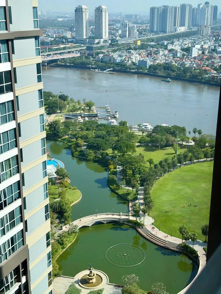 Căn hộ Vinhomes Central Park Bình Thạnh 150m² giá 26.8 tỷ - View sông tuyệt đẹp!