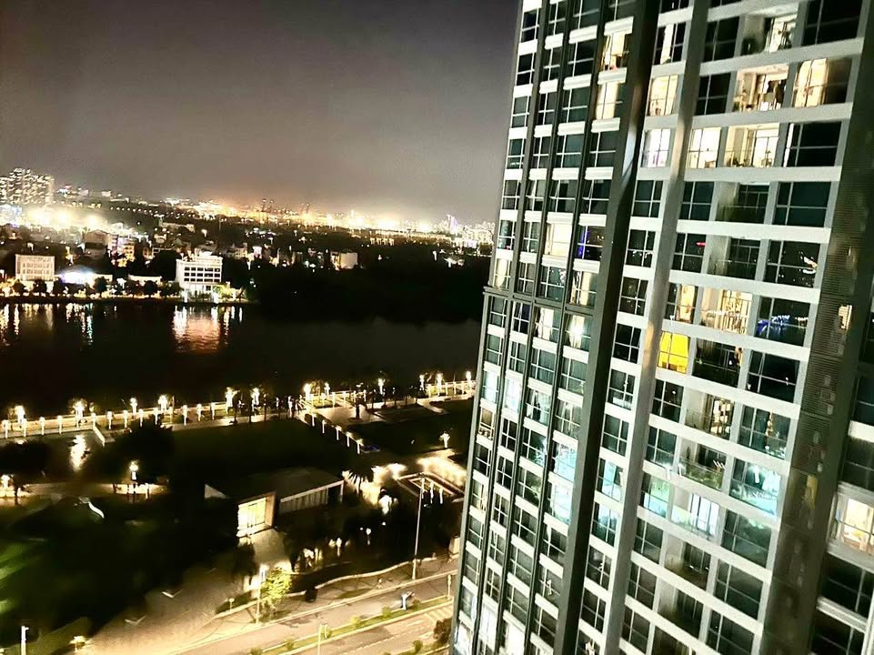 Căn hộ Vinhomes Central Park, Bình Thạnh 88m² giá 24 triệu - Full nội thất, view đẹp!