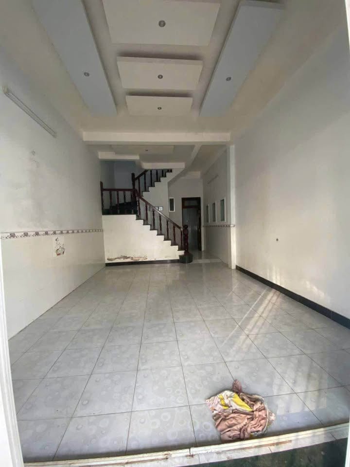 Nhà trệt lầu cho thuê tại Đường số 8, Sóc Trăng 4 triệu - Gần chợ nhóm 5A!