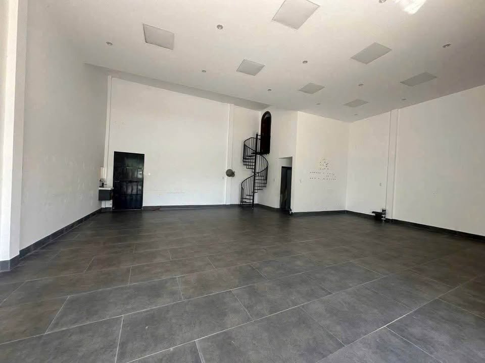 Nhà mặt tiền đường 30.4, Sóc Trăng 126m² giá 5 triệu - Phù hợp làm Spa hoặc kho chứa hàng