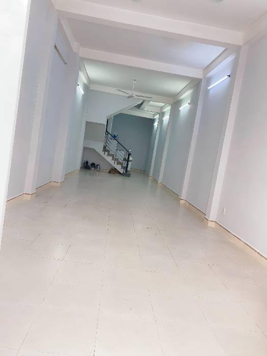 Nhà 3 tầng tại Dương Bá Trạc, Quận 8, 74m² giá 9.999 tỷ - An ninh, tiện ích đầy đủ!