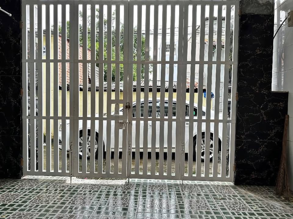 Nhà 2 tầng Thủ Đức 52m² giá thỏa thuận - Sát chợ đêm Linh Trung