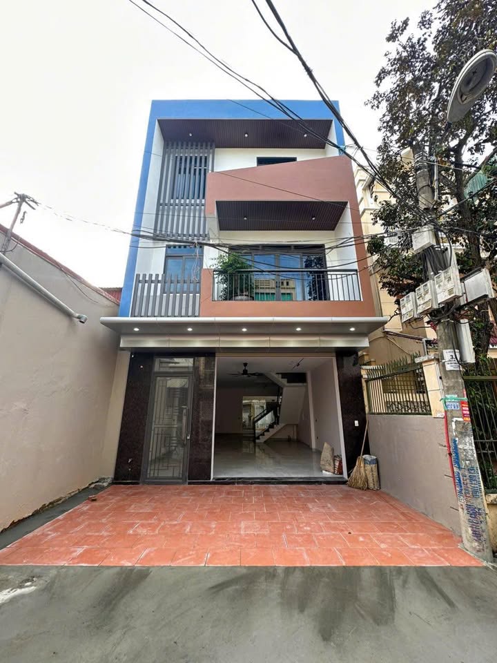 Nhà 3 tầng Trường Thi 90m² giá 5 tỷ - Vị trí đắc địa gần hồ Đội Cung!