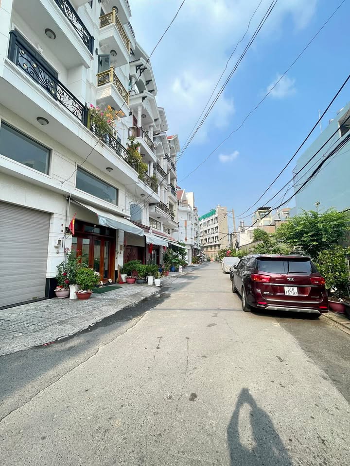 Nhà 5 tầng Cống Lở, Tân Bình, 73m² giá 9 tỷ - Thiết kế hiện đại, gần sân bay T3!
