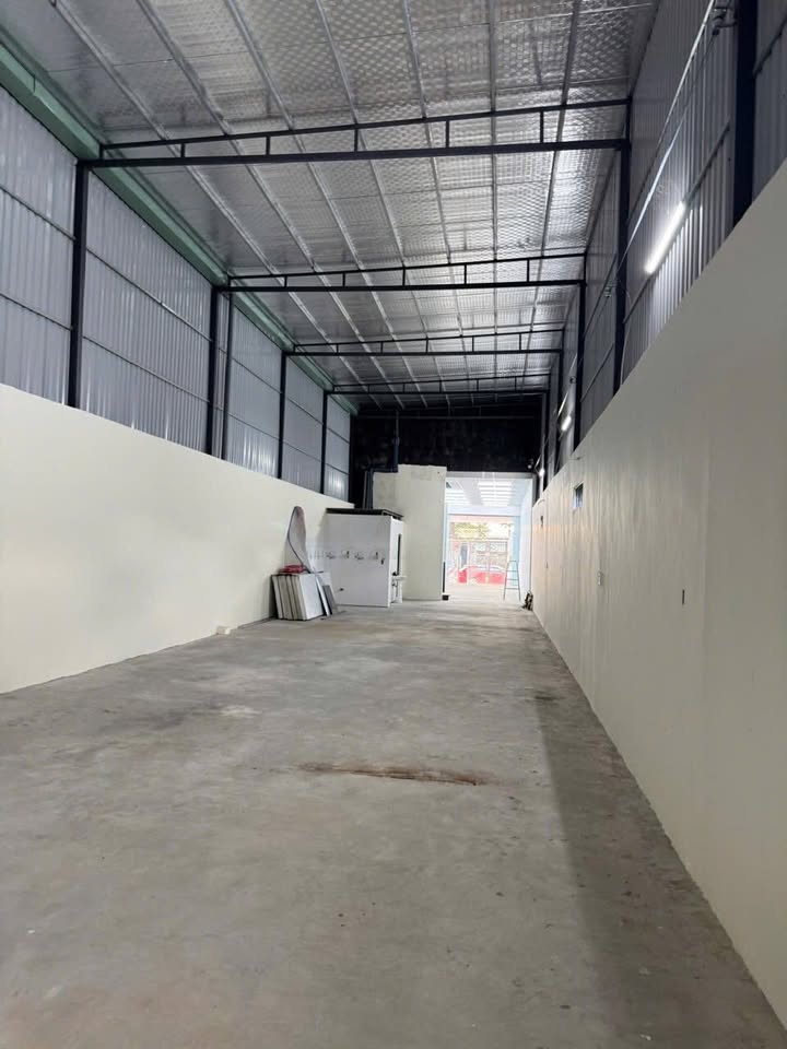 Warehouse cho thuê tại Phú Hoà, Thủ Dầu Một, 480m² - Đường lớn xe công 24/24!