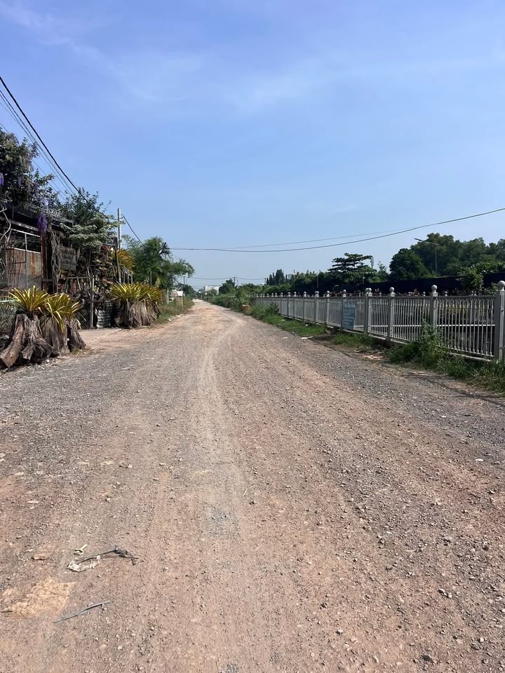 Đất mặt tiền kênh Trung ương, xã Xuân Thới Sơn, Hóc Môn 360m² - Cơ hội đầu tư tuyệt vời!