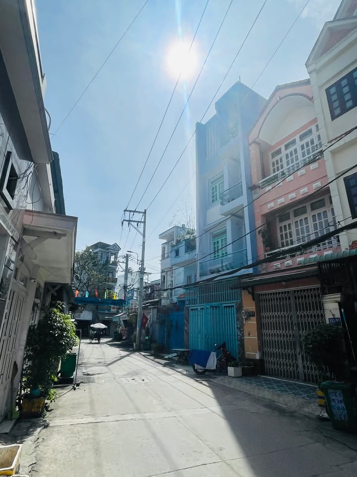 Nhà ở kết hợp kinh doanh Hẻm xe tải Lâm Thị Hố Q12 52m² giá 5.9 tỷ - Đầu tư sinh lời ngay!