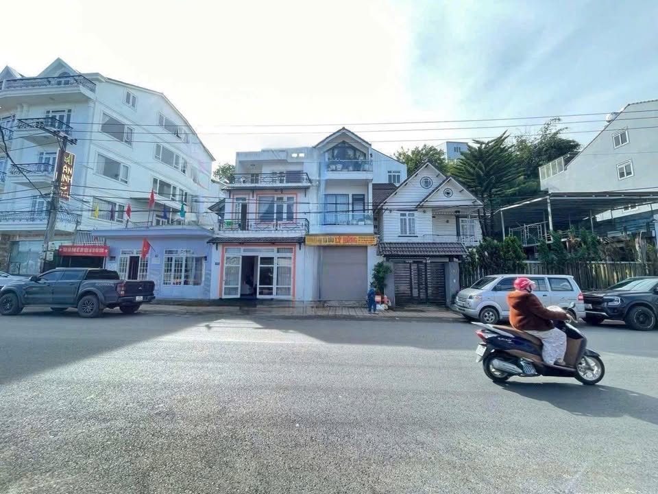 Bán gấp nhà mặt tiền kinh doanh Nguyễn Công Trứ, Đà Lạt 75m² giá 14.48 tỷ - Đầu tư sinh lời ngay!
