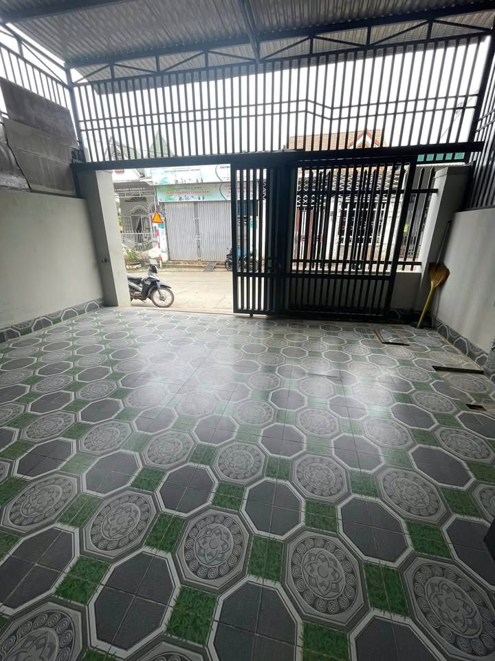 Nhà mặt tiền Lương Văn Can, Buôn Ma Thuột 108m² giá 5.5 tỷ - Kinh doanh sầm uất!