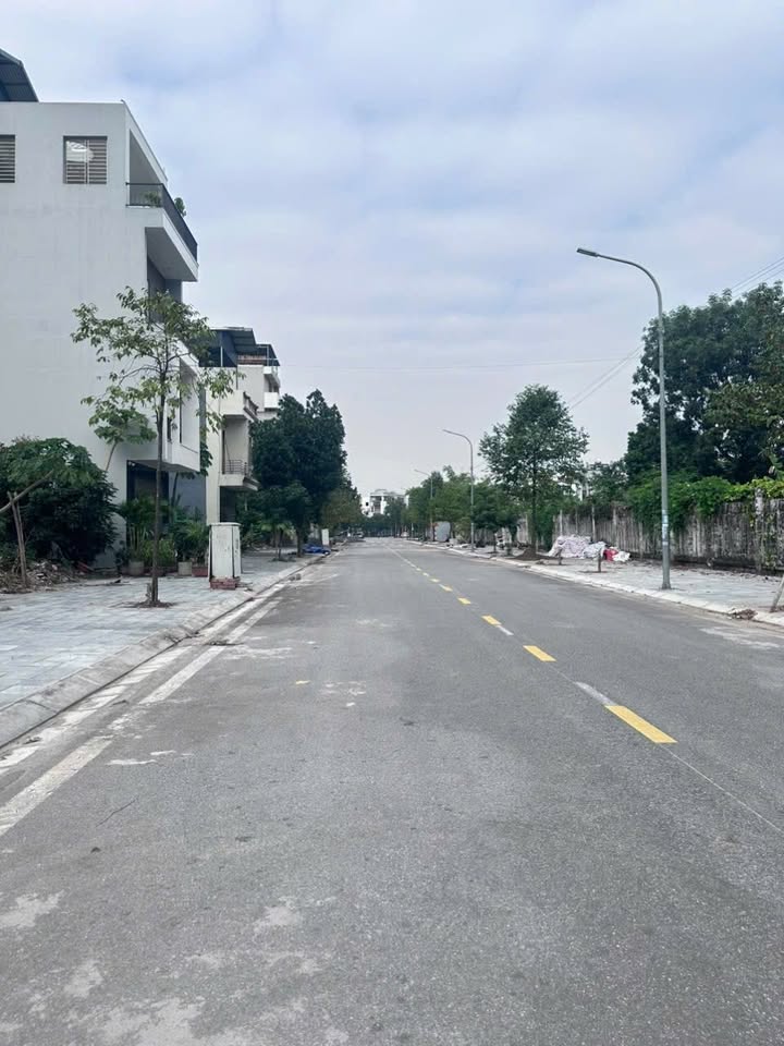 Đất mặt đường Nguyễn Thái Học, Thanh Liêm 95m² giá 6 tỷ - Sổ đỏ chính chủ