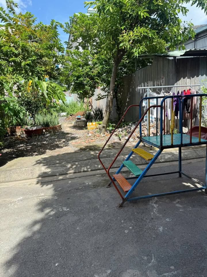 Đất nền Thới Tam Thôn 85m² giá 4.1 tỷ - Vị trí đắc địa chờ đầu tư!