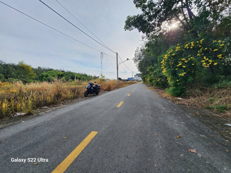 Đất nền liền kề Phú Chánh, Tân Uyên 136.5m² giá chỉ 1 tỷ - Đầu tư sinh lời ngay!