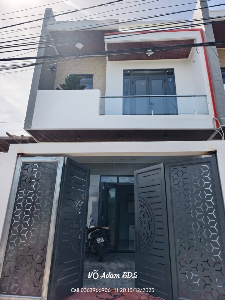 Nhà trệt lầu Định Hòa Thủ Dầu Một 77m² giá 2.7 tỷ - Đường thông thoáng, gần ngã tư Sở Sao!