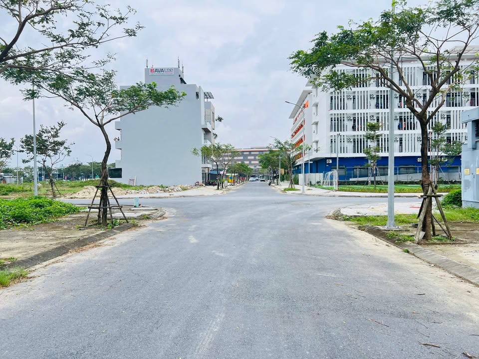 Đất nền KĐT FPT Đà Nẵng 111m² giá 7 tỷ - View trực diện biệt thự đẹp