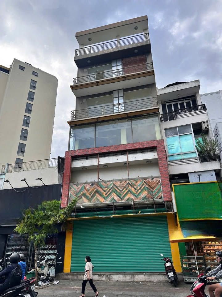 Nhà nguyên căn mặt tiền Nguyễn Trãi, Quận 1 - Thích hợp kinh doanh chỉ 95 triệu