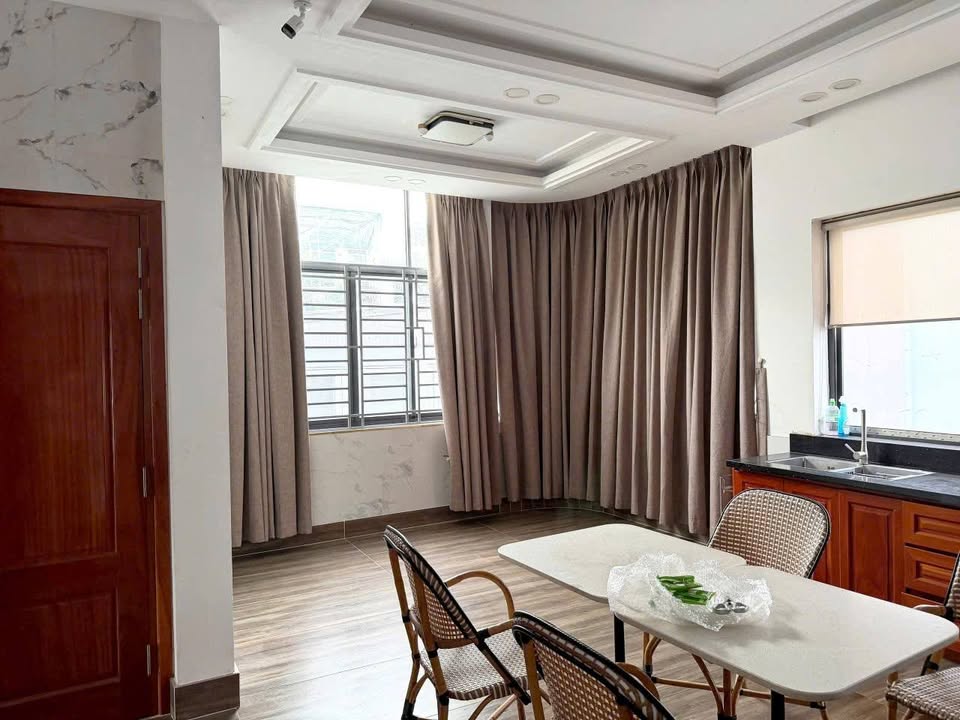 Căn hộ cho thuê 100m² Nguyễn Phi Khanh, Tân Định - Giá chỉ 18 triệu/tháng!