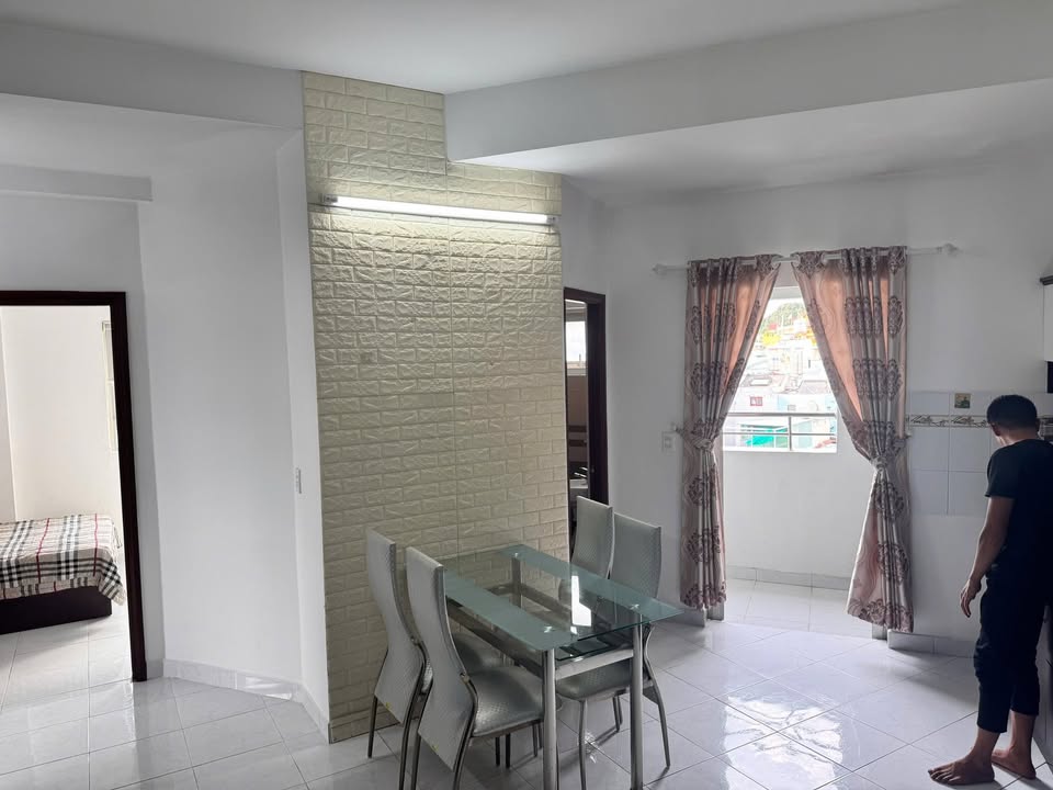 Căn hộ 2 Phòng ngủ tại Nguyễn Biểu, Quận 5 - Full nội thất, giá tốt!