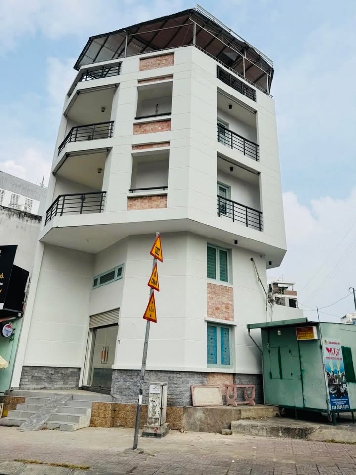 Cho thuê nhà góc mặt tiền Phạm Văn Đồng, P.1, Q. Gò Vấp 30m² - Vị trí đắc địa cho kinh doanh!