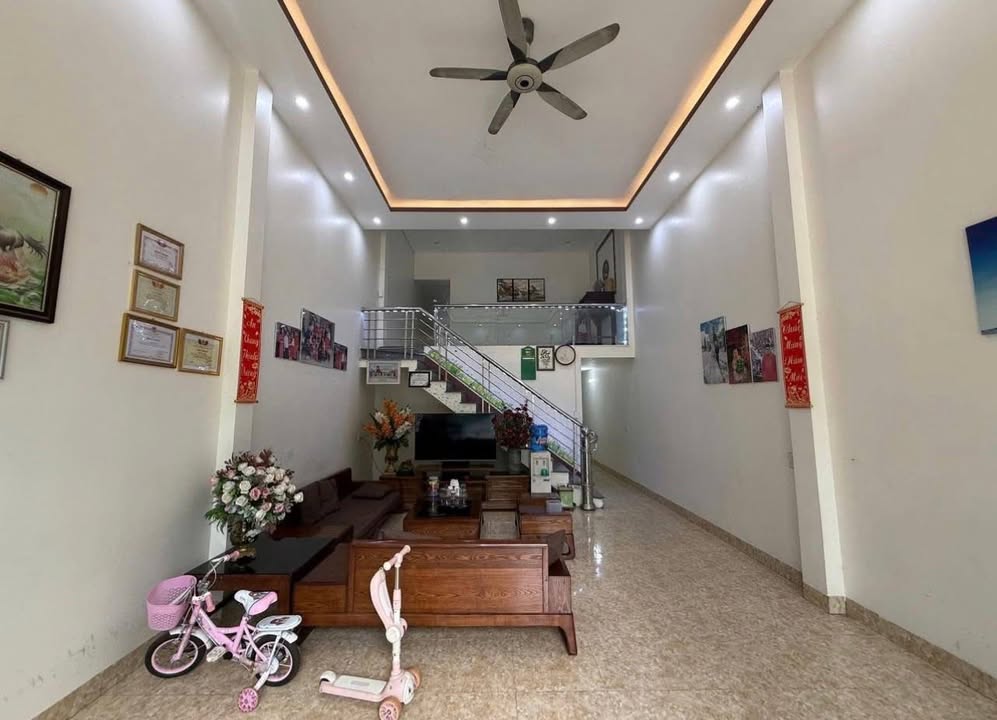 Nhà cấp 4 gác lửng Tổ 3 phường Duyên Hải 100m² giá 2.2 tỷ - Pháp lý đầy đủ!