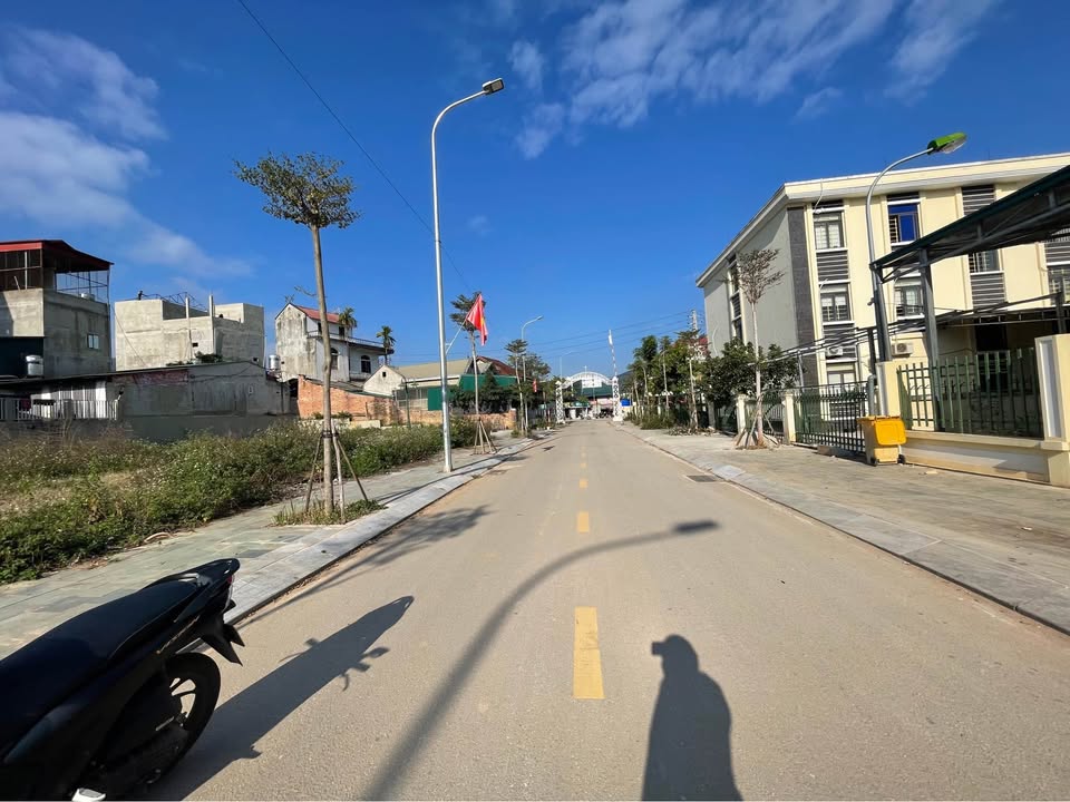 Đất nền đẹp khu đô thị Kim Sơn, Sơn La 100m² giá 2 tỷ - Vị trí đắc địa, pháp lý đầy đủ!