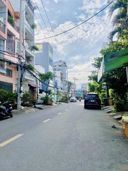 Nhà bán 3 tầng Tân Quy, Quận 7 - 59.5m², giá 11 tỷ - Thiết kế hiện đại, sổ hồng riêng!