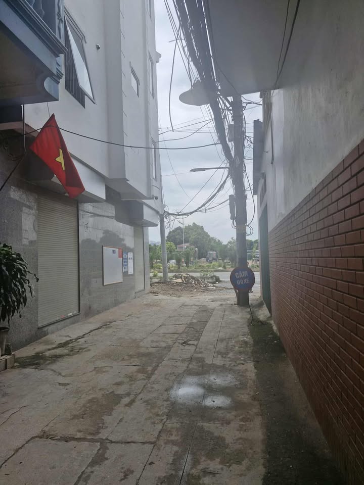 Nhà 5 tầng gần Học viện Cảnh Sát Bắc Từ Liêm 41m² - Ô tô vào tận nhà!